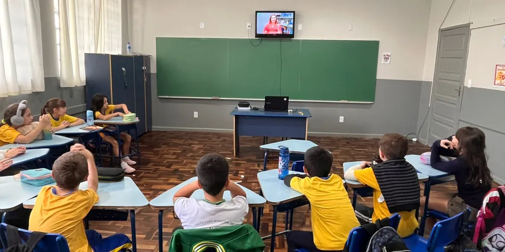 A produção educativa do projeto em formato de videoaula foi a base inicial dos estudos da classe