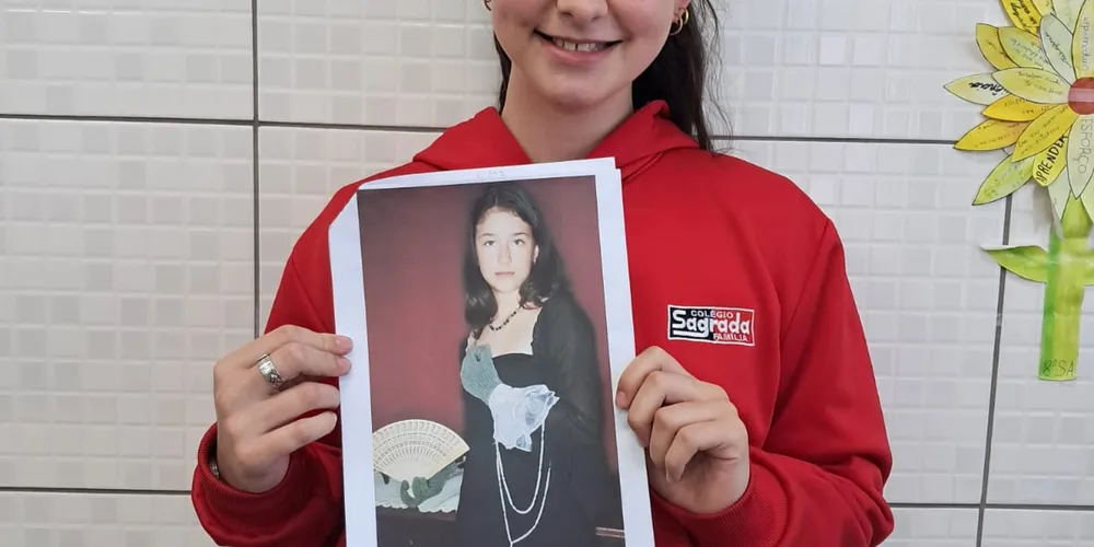 Os estudantes foram desfiados a recriarem obras de famosos artistas da corrente estética trabalhada