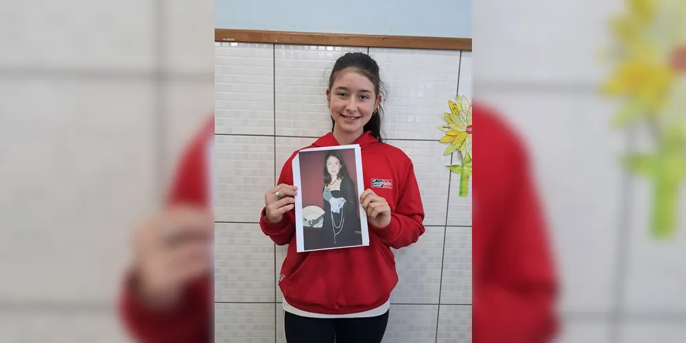 Os estudantes foram desfiados a recriarem obras de famosos artistas da corrente estética trabalhada