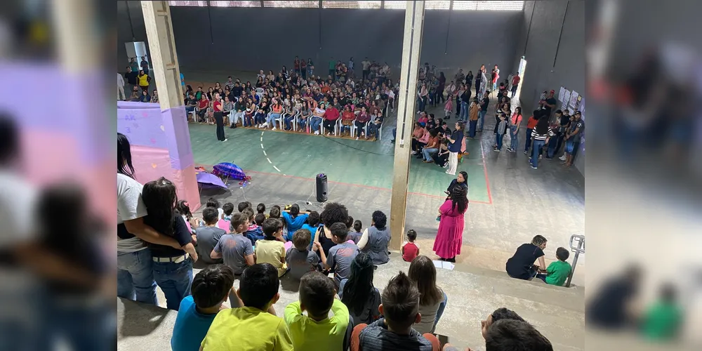 O evento teve participação de todas as turmas da escola e contou com grande adesão dos familiares