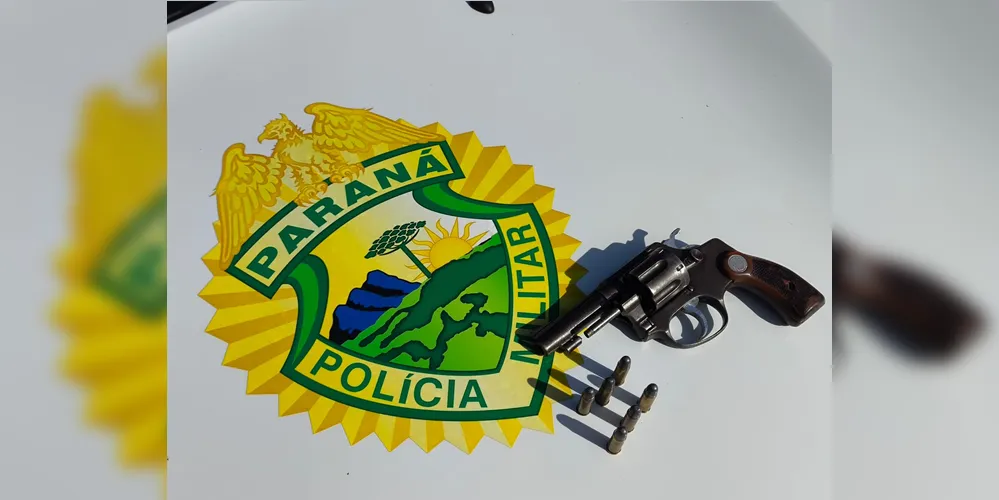 O condutor não possuía documentação legal da arma