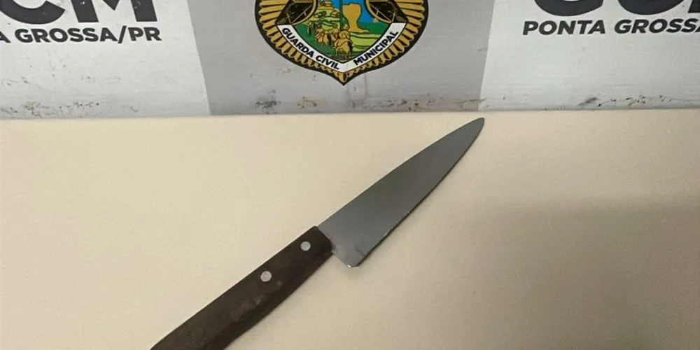 Faca foi encontrada no bolso da jaqueta do homem