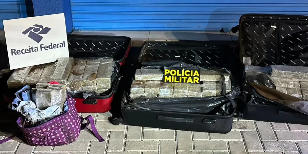 Os envolvidos, a droga e os objetos apreendidos foram encaminhados para a delegacia