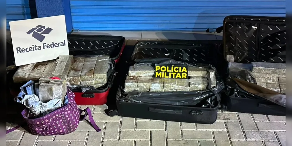 Os envolvidos, a droga e os objetos apreendidos foram encaminhados para a delegacia