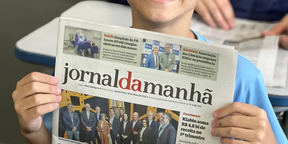 A turma realizou análises no Jornal da Manhã na versão física e digital e na sequência se empenhou em desenvolver as suas próprias notícias
