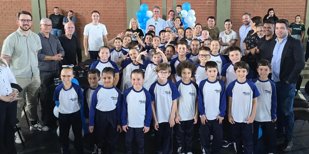 O evento contou com a participação de 13 vereadores que falaram diretamente à população