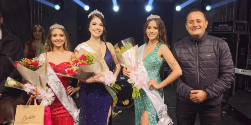 Beatriz Cordeiro Golon, Aghata Mirella Teixeira, Ana Clara Musial e o prefeito Mario Cezar