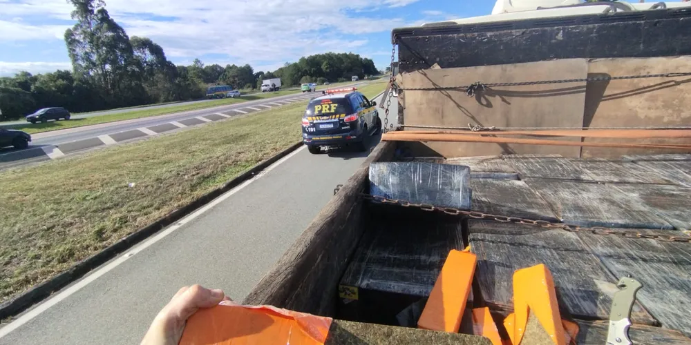 A ação ocorreu por volta das 14h20, no km 118 da rodovia