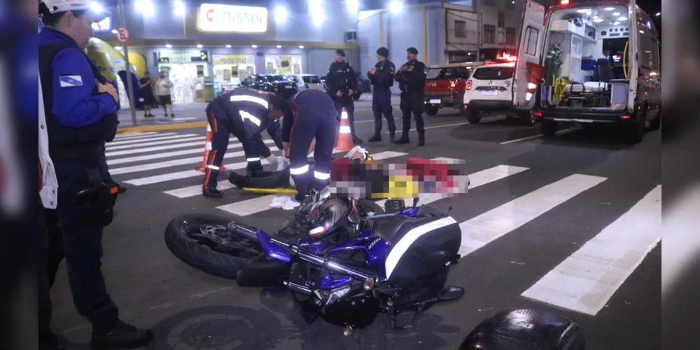Condutor da motocicleta ficou ferido e foi socorrido pelo SAMU