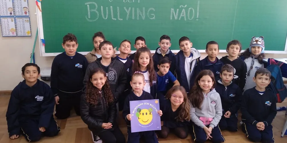 As dinâmicas mesclaram formas de abordar o assunto e visaram aumentar a empatia e o respeito no convívio diário em sala