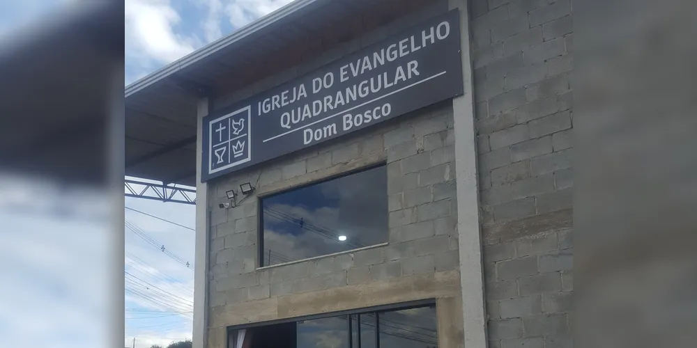 A igreja fica na rua Praia Barra Velha esquina com Praia de Ipanema