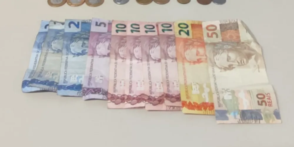O material foi apreendido pela GCM