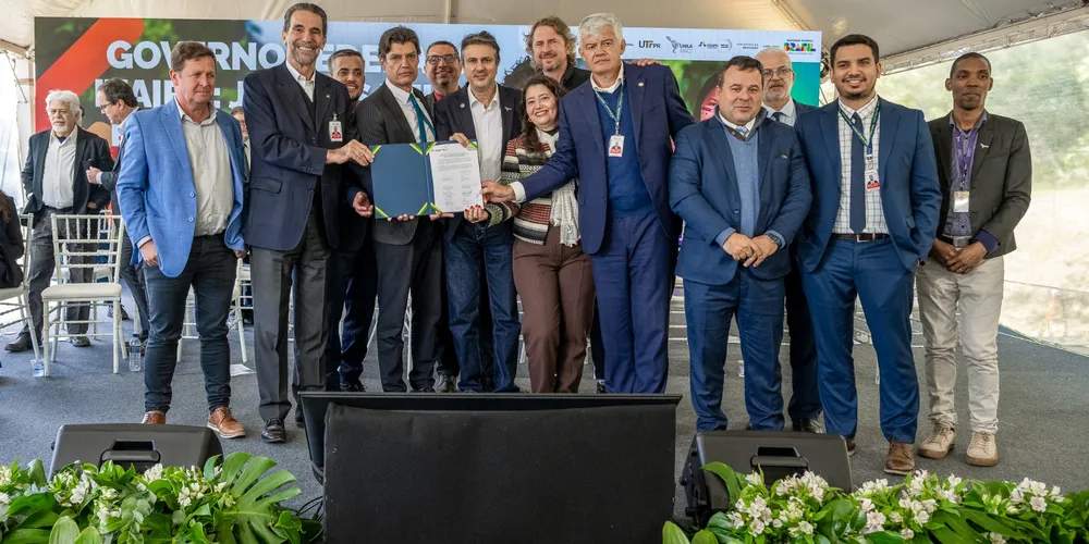 A estimativa é de que cerca de 240 mil pessoas sejam beneficiadas com a instalação das placas fotovoltaicas