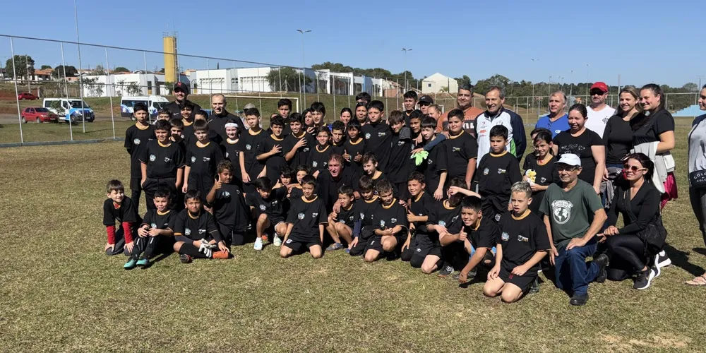 Imagem da inauguração da escolinha em Irati