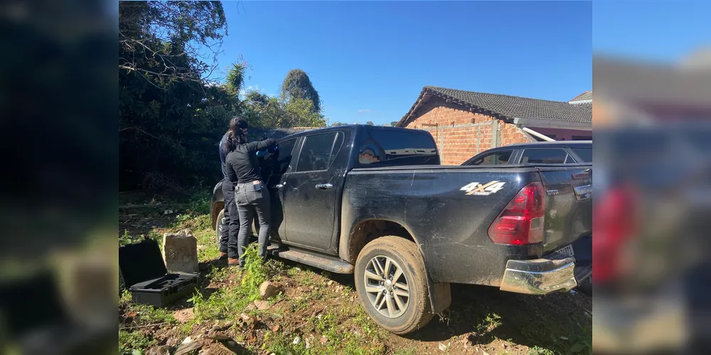 Os automóveis foram recuperados íntegros no bairro Contorno