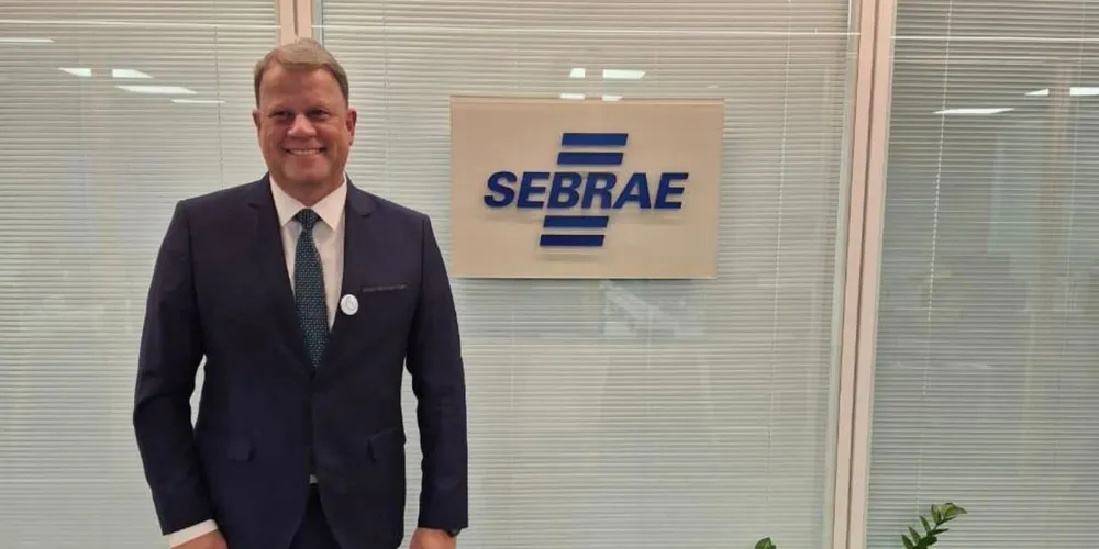 O prefeito de Campo Largo, Mauricio Rivabem, durante visita ao Sebrae nacional