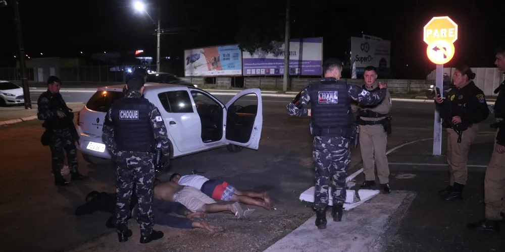 4 homens acabaram detidos