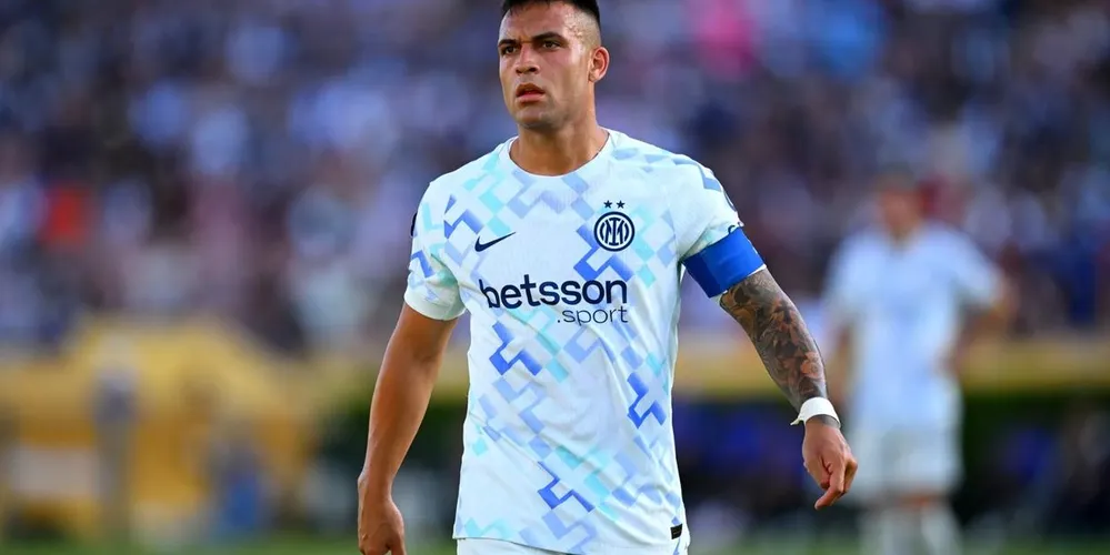 Time italiano empatou em sua estreia no 'Mundial'