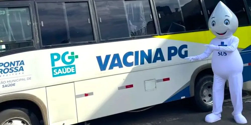 Zé Gotinha de PG explica para crianças a importância da vacinação