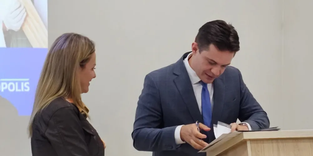 O destaque foi a assinatura do Termo de Cooperação Técnica que formaliza o Programa de Aceleração de MEIs