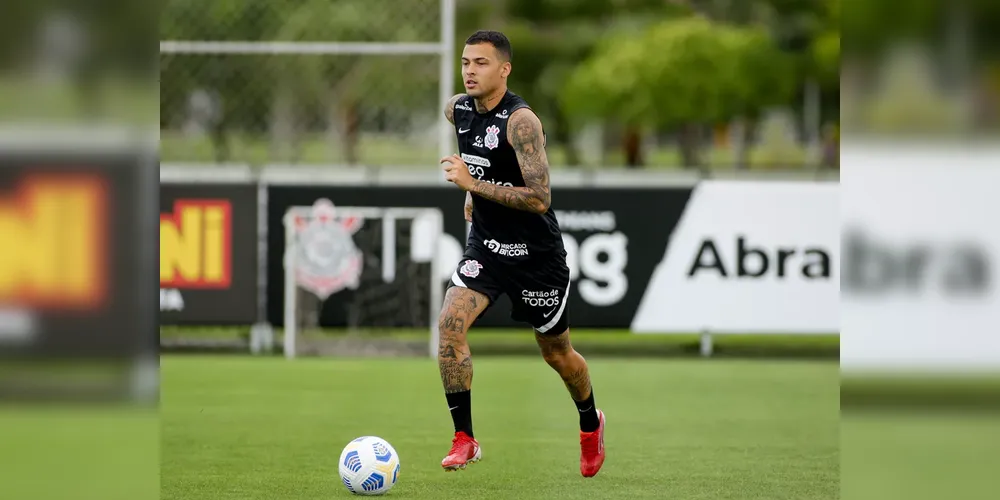 Thiaguinho em treinamento com o Corinthians