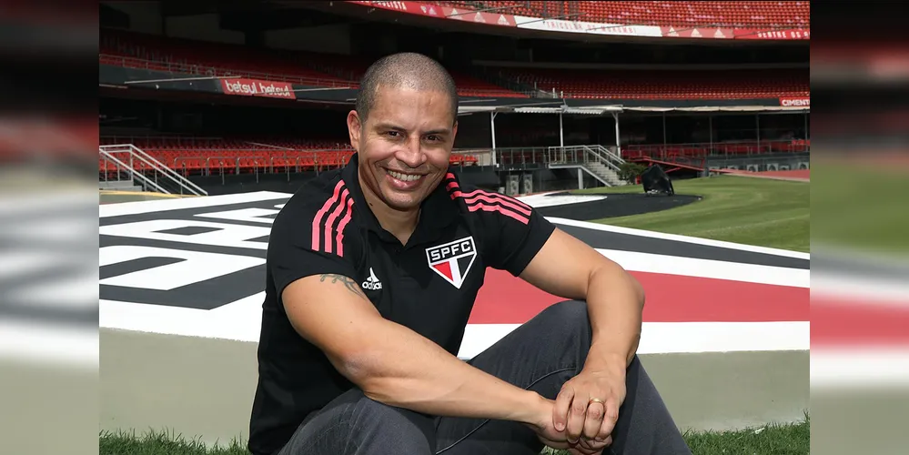 Alex está encaminhado com o Fantasma