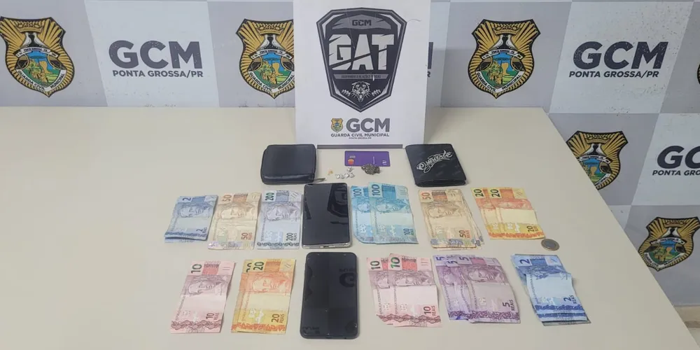 Material apreendido na abordagem