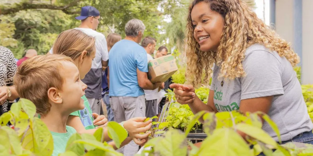 O objetivo do programa é a integração entre ciência, educação e comunidade por meio da produção de mudas nativas