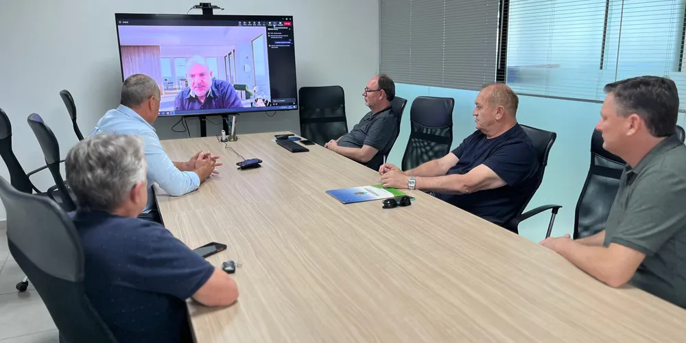 Adelmo Klosowski esteve na sede da fábrica