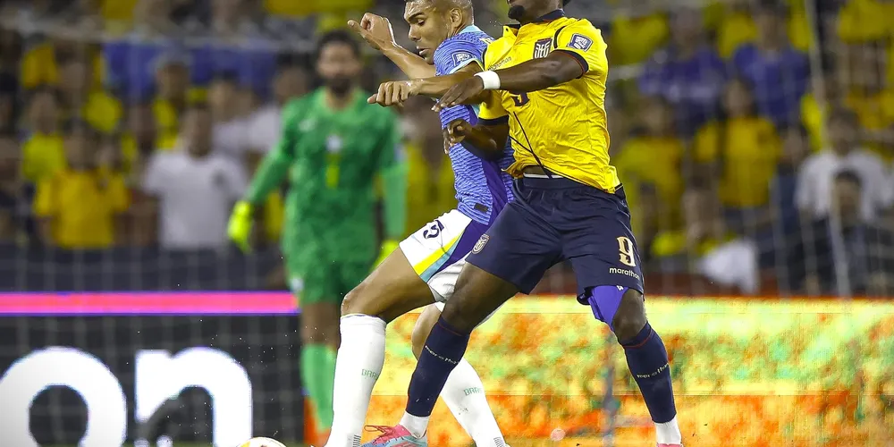 Casemiro, que retornou à Seleção nesta noite, teve importante papel defensivo contra o ataque equatoriano