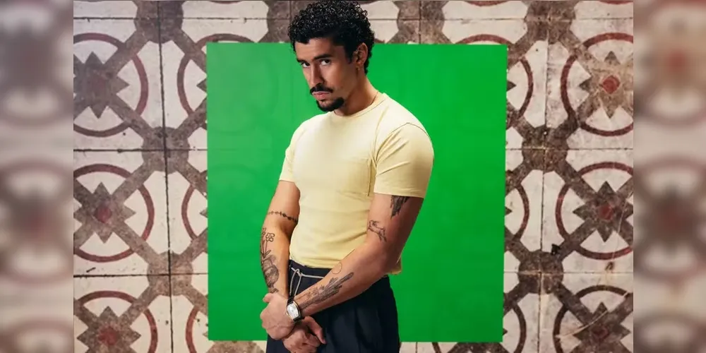 O seu sexto álbum solo, Debí Tirar Más Fotos,
permanece no top 10 da Billboard desde 10 de maio