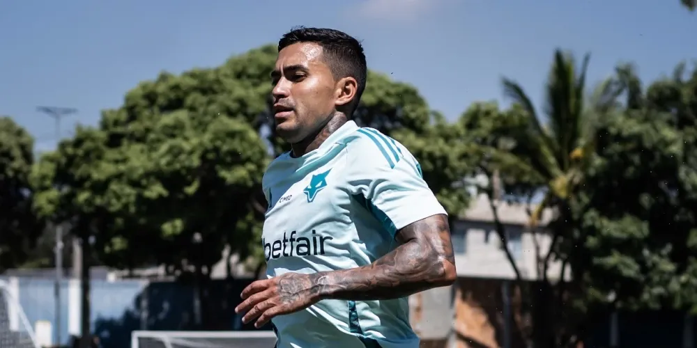 Dudu em treino pelo Cruzeiro