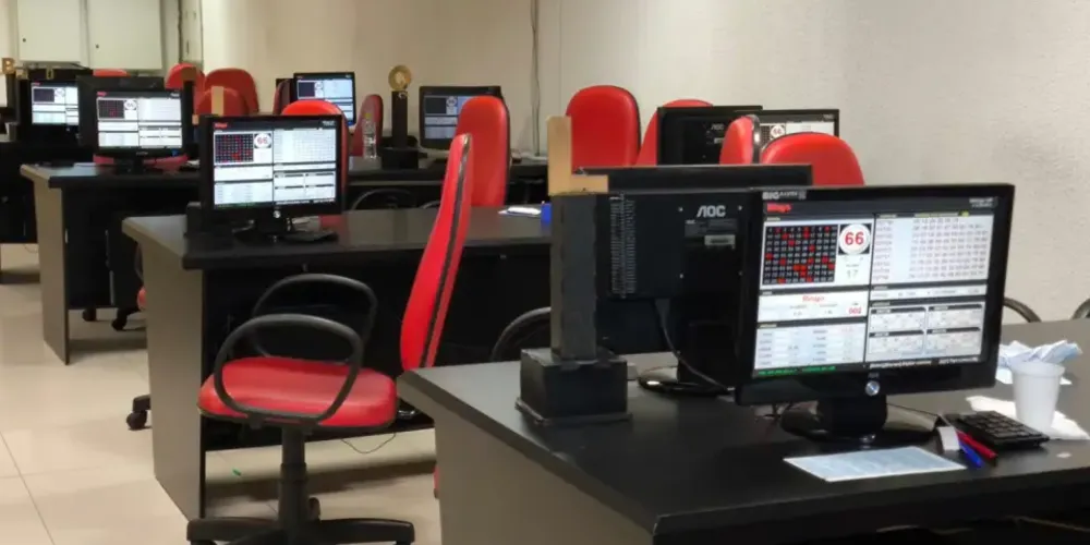 O espaço, segundo a polícia, era amplo, bem estruturado e vinha operando há algum tempo de forma ilegal.