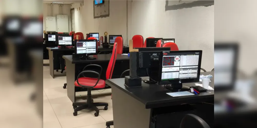 O espaço, segundo a polícia, era amplo, bem estruturado e vinha operando há algum tempo de forma ilegal.