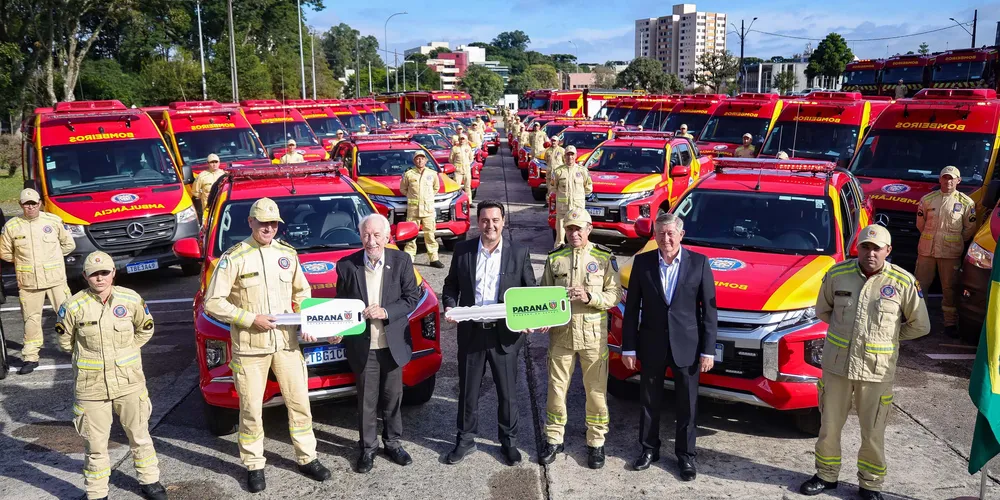 Os veículos foram entregues durante a manhã desta quarta (4)