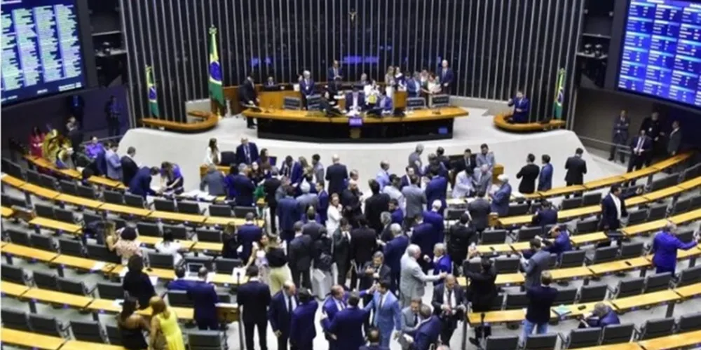 A votação ocorreu na noite de terça-feira (6)