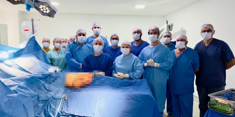 Cirugia foi realizada sob responsabilidade do médico ortopedista Carlos Eduardo Miers