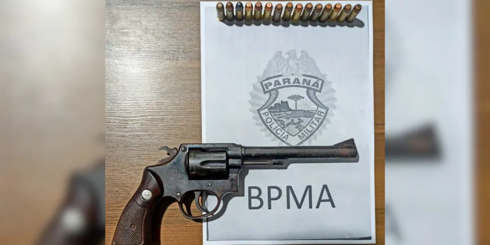A arma apreendida com o homem