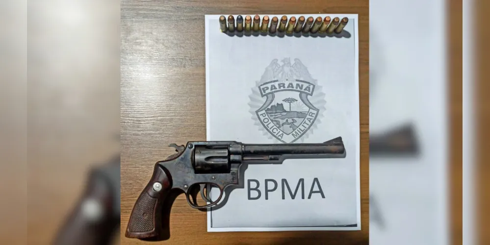 A arma apreendida com o homem