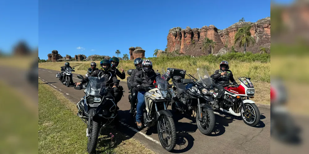 Um dos principais cartões-postais do turismo paranaense, o Parque Estadual Vila Velha recebeu cerca de 170 pessoas do grupo de motociclistas no sábado (21)