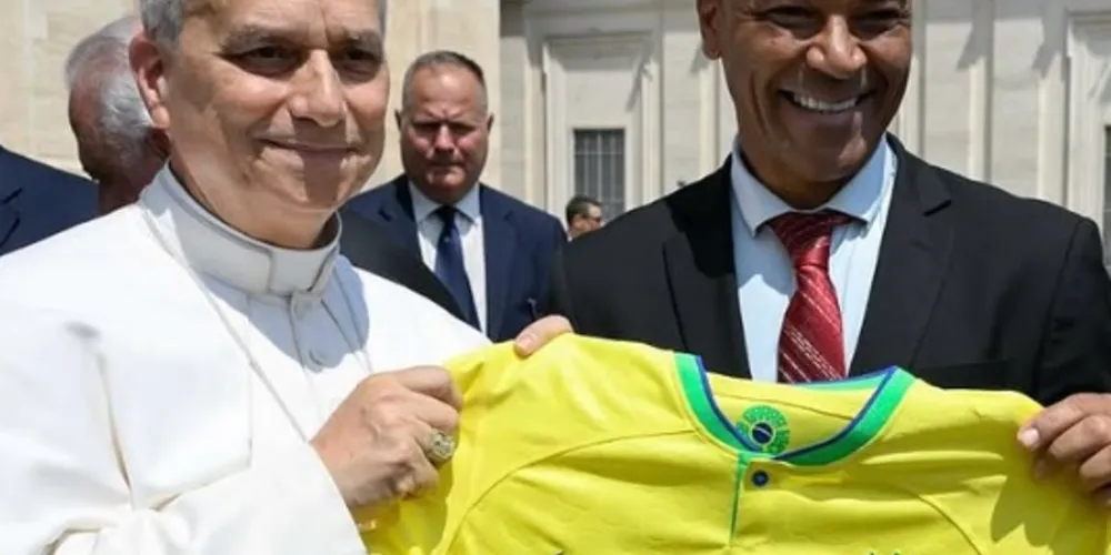 Papa Leão XIV e Cafu