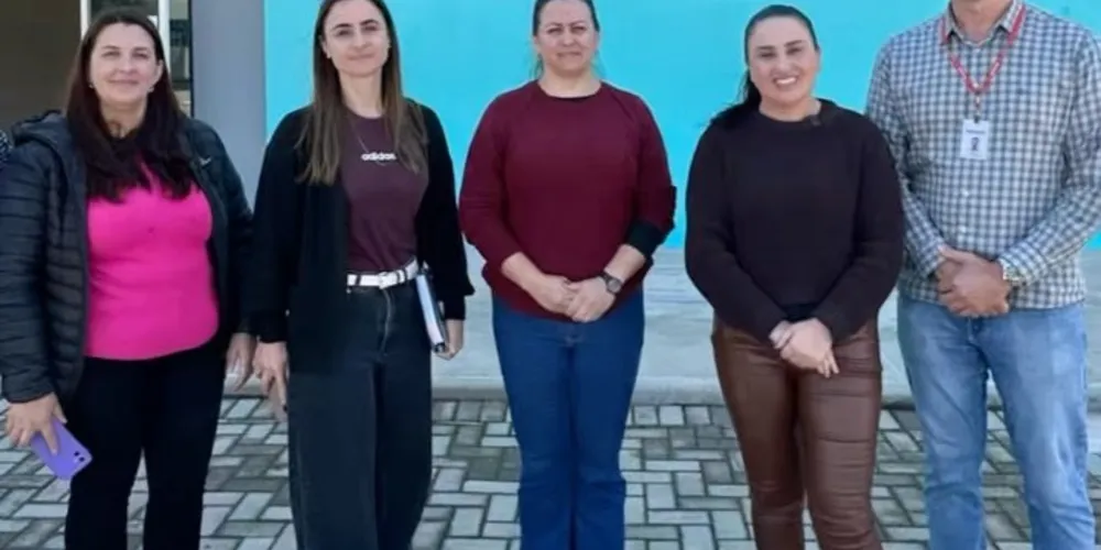 A prefeita de São Mateus do Sul , Fernanda Sardanha (PSD), esteve no novo Hospital Doutor Paulo Fortes