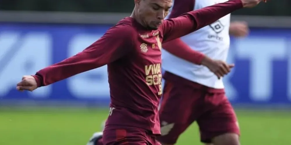 O Furacão deve dispensar alguns jogadores