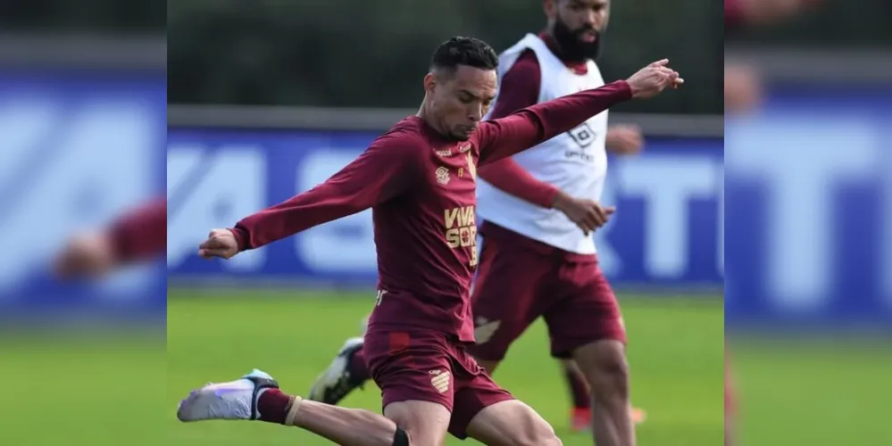O Furacão deve dispensar alguns jogadores