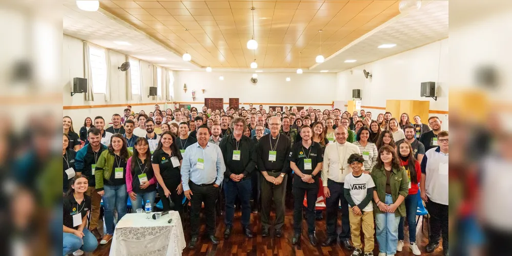 O bispo Dom Bruno esteve com os mais de 180 pasconeiros