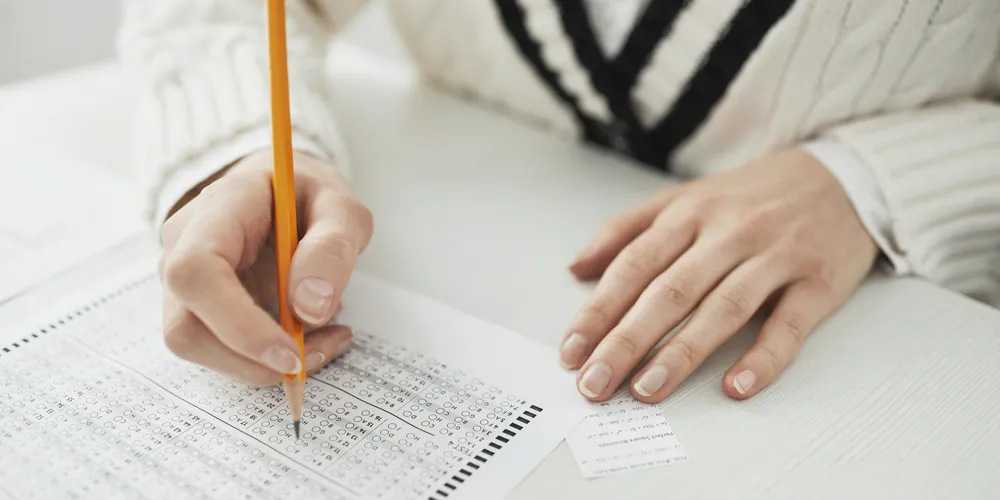 Os salários variam de R$ 2.328,43 a R$ 4.705,25