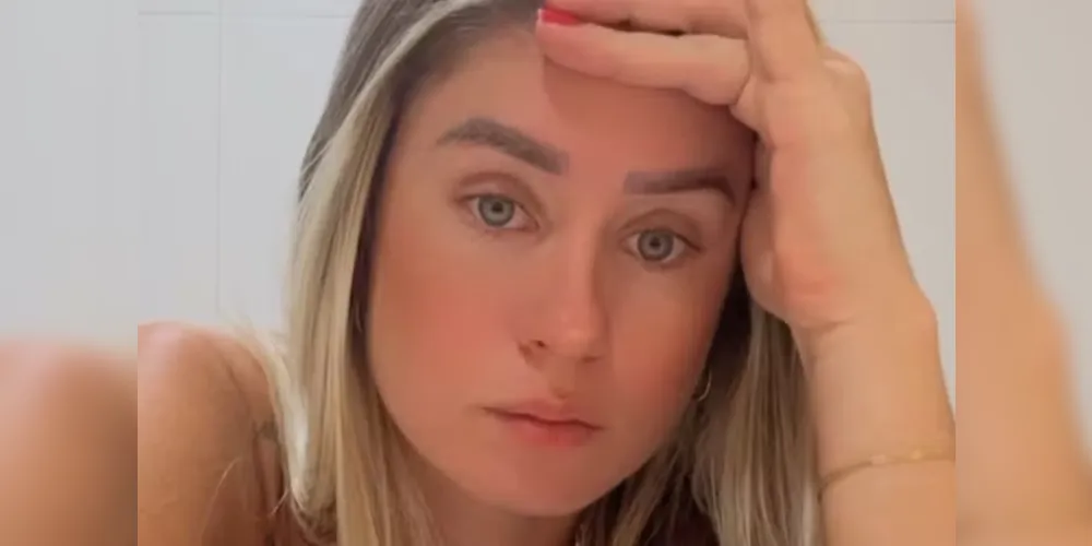Débora sentiu cólicas fortes e deu entrada no hospital na terça-feira (13)