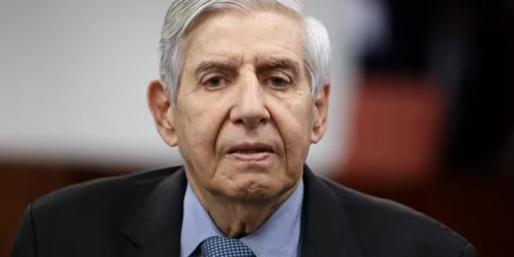 General Heleno permaneceu em silêncio durante parte do depoimento