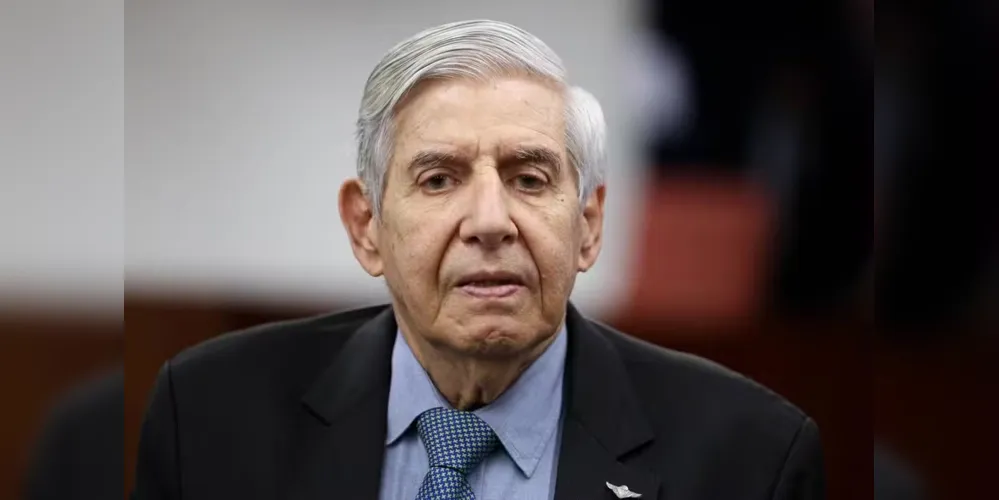 General Heleno permaneceu em silêncio durante parte do depoimento