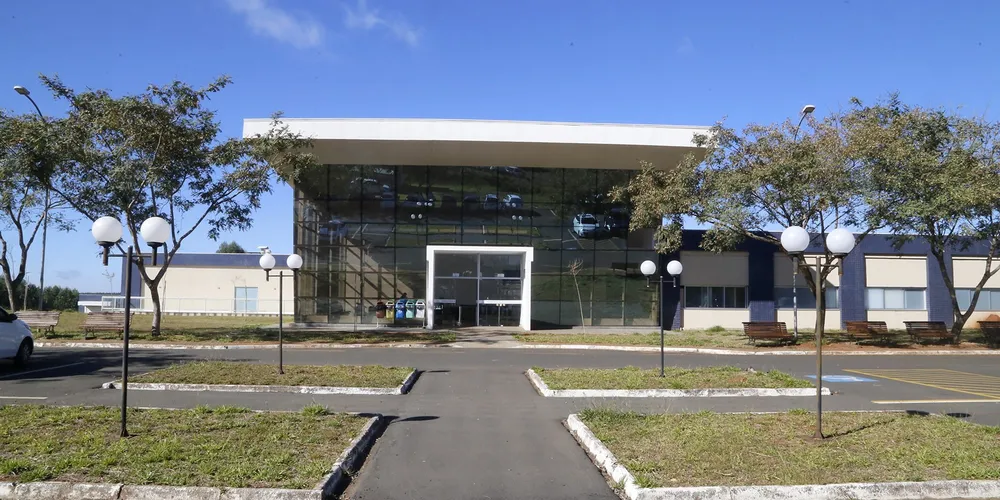 A empresa deverá prestar serviço médico-hospitalar de média e alta complexidade no Hospital Regional de Telêmaco Borba